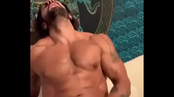 Alejandro tatuado argentino amateur