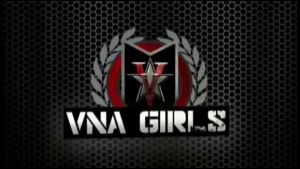 Thick Dick Derrick Loves Giving Good Head To Sara And Ava For Cumshot