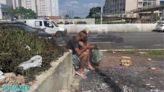 PATRICINHA SAI A CAÇA DE MORADOR DE RUA PARA REALIZAR SUAS FANATSIAS SEXUAIS