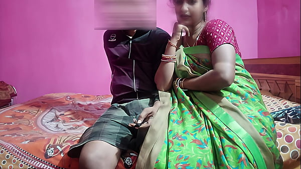 गांव की भाभी को 69 में डॉगीस्टाइल में विशाल क्रीमपाई के साथ सेक्स करते हुए पकड़ा