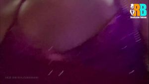 Realizador Baiano, BBC fodendo Mulher de corno na praça e marido corno assistiu da varanda , cuckold amador Hotwife gozando na rola do negão ! Completo RED