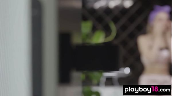 Bubble covered all natural Ukranian teen blondie Oxana Z posing in the bath