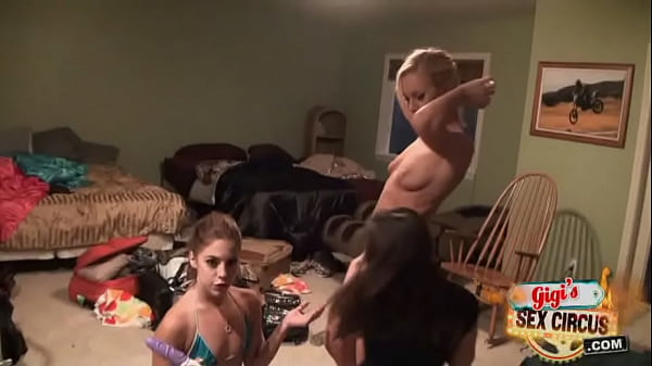 Gigi’s Sex Circus – 2 Girls 1 Vibrator