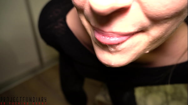 girl in tight Nike leggings giving a wet and sloppy slobber blowjob – projectfundiary