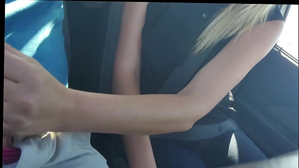 Hot babe hitchiker sucking my dick to the motel before i creampie her pussy