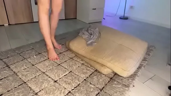 Bouncing big natural tits