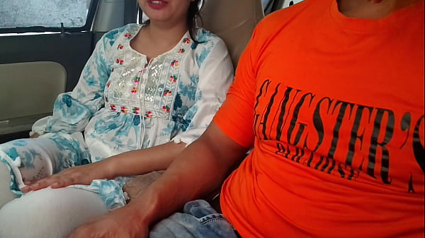 Cute Desi Indian Beautiful Saara Bhabhi Gets Fucked with Huge Dick in car outdoor risky
