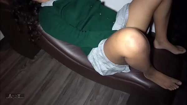 linda colegiala recibe semen de su profesor después de clases