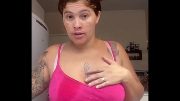 Marido me pegou no flagra lavando a sacada de Biquini