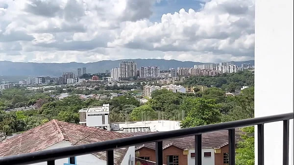 Mucama sumisa de servicio folla así patrón cuando su esposa no está en casa