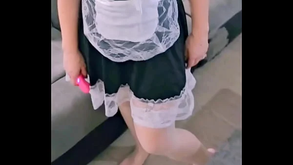 Petite soubrette sexy veux une bonne bite