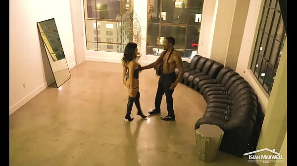 Roxie Sinner Sucks and Fucks Isiah Maxwell’s Big Black Cock