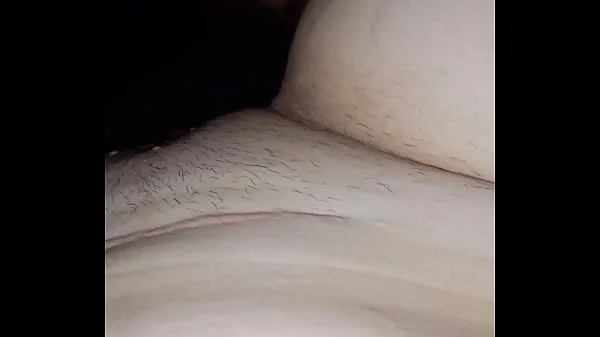 Safadoscasal comendo esposa dentro do carro , ela adora rola macho