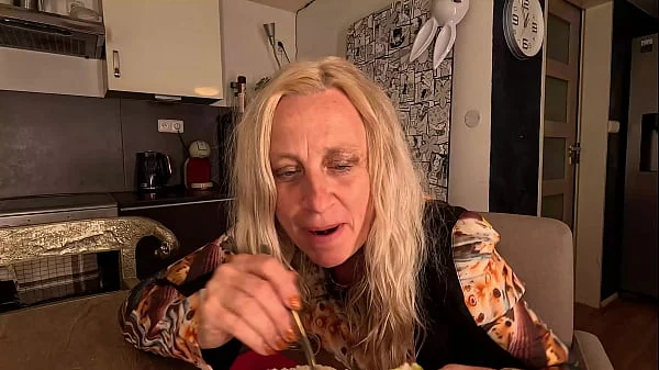 self fisted to orgasm at lunchtime