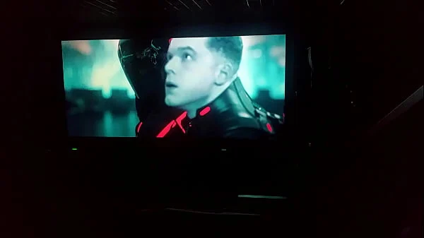 Tron en plena accion