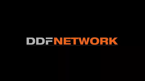 Lick That Dick: Petite Latina Goes For His Grand Cock