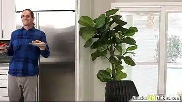 Cuck guy watching bff make his gf squirt