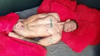 Я просыпаюсь с одним с твердым членом и мастурбирую