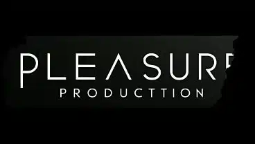 EMPREGADA SABE AGRADAR SEU PATRÃO.