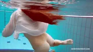 Juicy body teen Lola swims naked