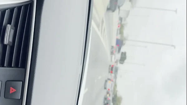 Mamei o motorista de App saindo da casa de swing, depois de ter mamado e ter dado pra vários. no final ainda fiz um agrado pro corno que ele merecia.