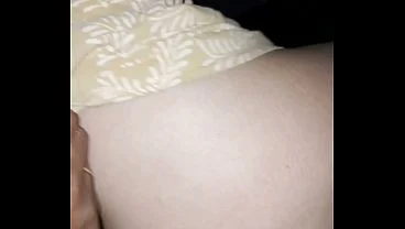 Sensasi ngentot istri tetangga di dalam mobil hampir di grebek warga