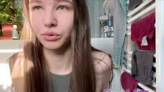 18yo Teen with Huge Labia shaving! Close-up