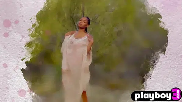 Big tits ebony teen exposing curvy all natural body after hot striptease