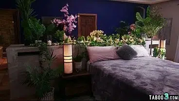 Blonde tranny Izzy Wilde fucking her latina GFs pretty face and pussy hard