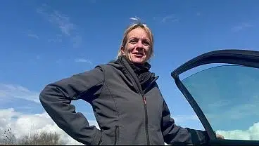 BLOWJOB IN THE CAR – I WANT TO SUCK YOUR COCK HERE AND NOW, CUM IN MY MOUTH