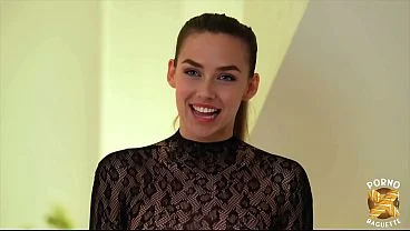 Claudia, reine du sexe, se tape deux belles bites