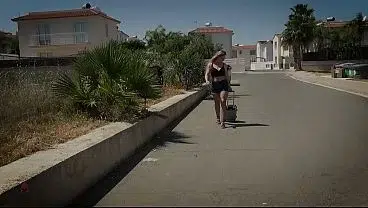 EINGECHECKT IM TRANS HOSTEL?! SCHWANZMÄDCHEN CREAMPIE ÜBERRASCHUNG!