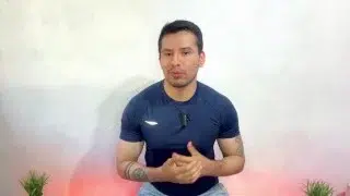 El Chofer casado de mi casa me penetra a pelo y se viene dentro de mi culo de 18años