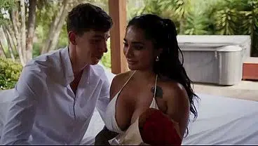 LE REGALE MI CULO A MI ESPOSO POR SAN VALENTÍN Y ME HIZO UN ANAL HARDCORE- YASMINA KHAN