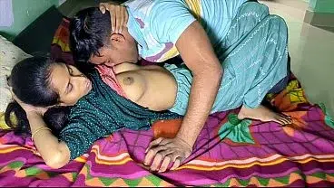 Newlywed Desi Bhabhi Wild Afternoon Affair with Delivery Guy