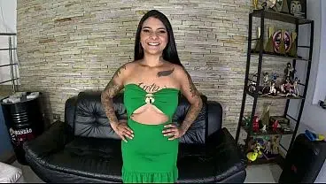 Novinha fazendo seu primeiro pornô leva madeirada no cú – Anne Cruz