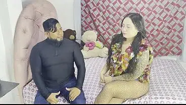 Tierna Colombiana de Cara Inocente (Kitty DJ) Debuta en Porno Casting