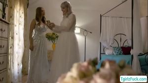 Blonde ts Lianna Lawson tranny cock blowjob and fucks friends pussy