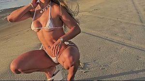 LOIRA LINDA GOSTOSA DE BIKINI