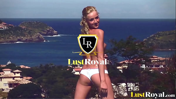 Big Ass And Big Tit Blonde Enjoys Fucking In The Seashore