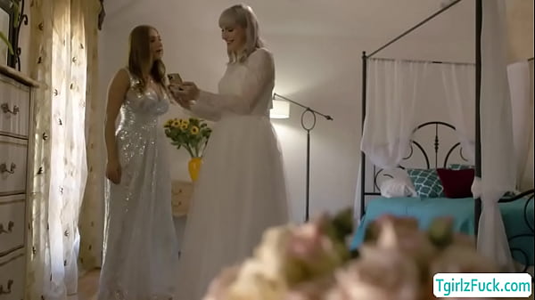 Blonde ts Lianna Lawson tranny cock blowjob and fucks friends pussy