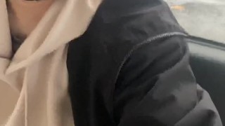 友達の車でオナニーをして座席に精子を掛けはじめるイケメン