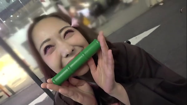 渋谷のﾊﾛｳｨﾝに突如現れたエッチ術の使い手竈○禰○子。HARDピストン絶叫イキで中出し&顔射！！Part1