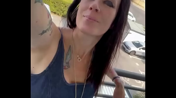 Hello! Bien arrivée à Seyne-sur-mer… halte en route vers l‘île de beauté Et un petit coucou sexy pour vous