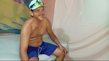 Mi rica hijastra me da una buena mamada y luego me la follo hasta darle toda mi leche calientica en su delicioso coño