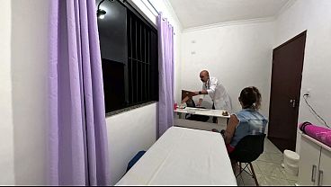 Orthopedic doctor examined the patient in the wrong places.