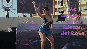 Rave Rosarito Beach: Hermosa edecán se pone cachonda, sube al stage y termina mamándome la verga en mi auto hasta que le lleno la boca de semen caliente