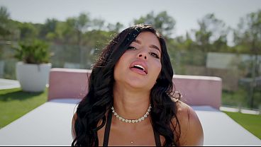 The beautiful Sara Reatali gets fucked wildly in a gangbang. Triple penetration!